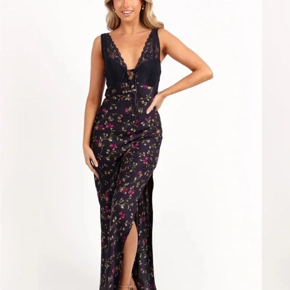 Floral Lace Maxi Dress - Picture 1 of 6